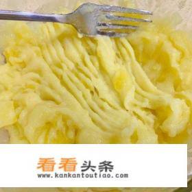 蒸鸡蛋土豆饼的做法 蒸鸡蛋土豆饼的做法