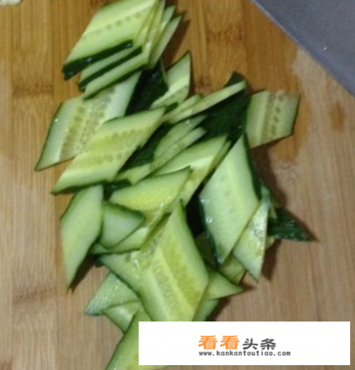 炒黄瓜怎么切 炒黄瓜怎么切