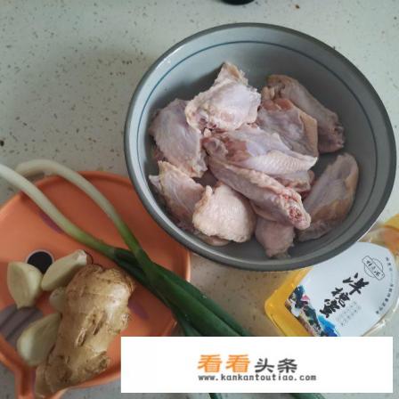 蜜汁鸡翅辣条做法 蜜汁鸡翅辣条做法